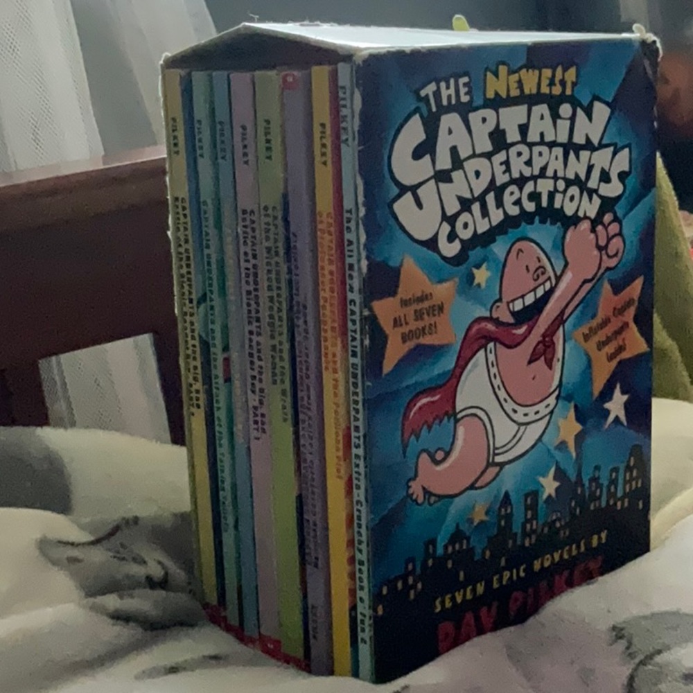 NWT The newest Captain underpants collection (twelve books)